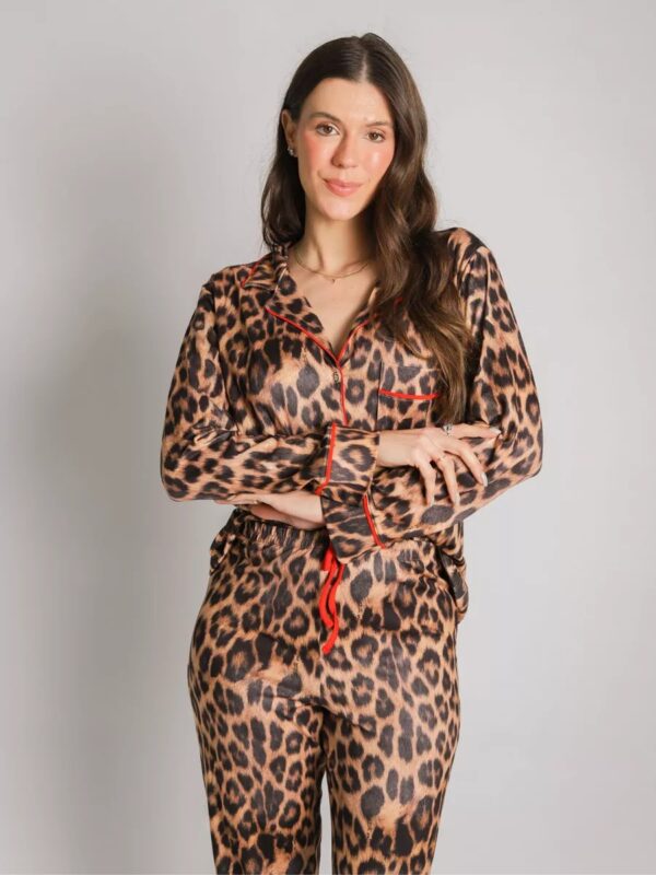 Pijama Feminino Americano Longo Onça Detalhe Vermelho