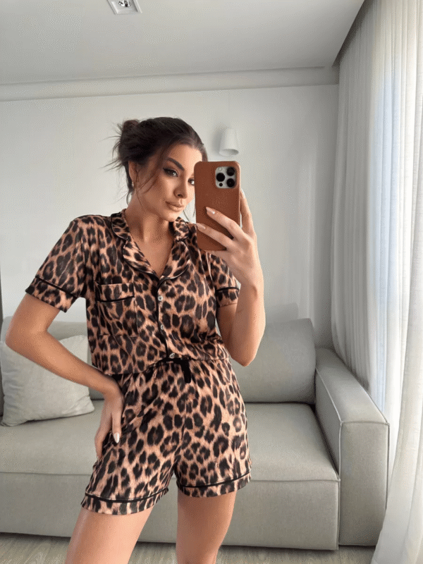 Pijama Feminino Americano Curto Onça Detalhe Preto - Imagem 4