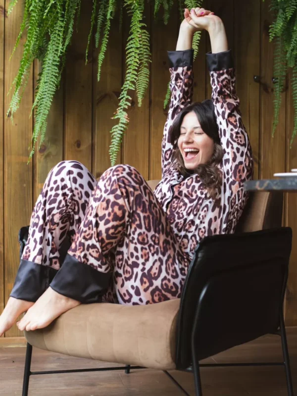 Pijama Feminino Americano Longo Aléxia Onça - Imagem 3